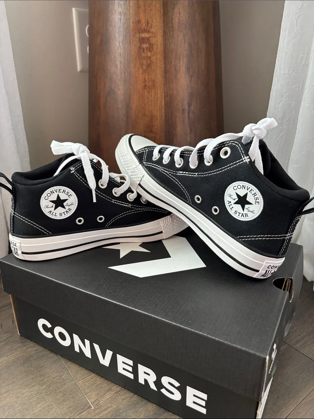 Converse All Star Malden Street Mid top, ortholite cushioning wider fit